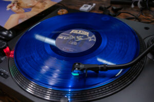 Dolly Paton's cover of Free Bird spinning